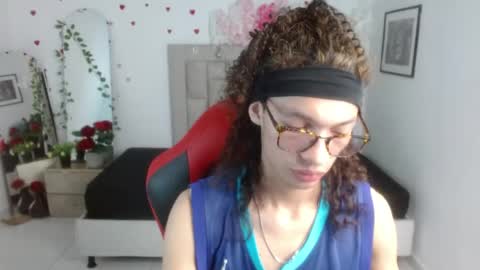 Snapshot of axel_fox7 chatting on June 6, 2026, 1:00 am Axel online show from June 6, 2026, 1:00 am