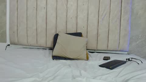 axel_grays online show from March 8, 2025, 3:45 pm