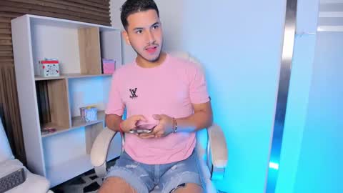 axel_grey_ online show from September 13, 2025, 12:05 pm