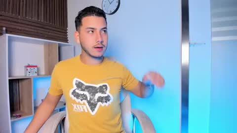 axel_grey_ online show from September 14, 2025, 12:48 pm