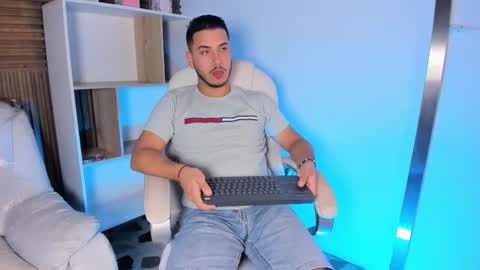 axel_grey_ online show from September 23, 2025, 12:30 pm