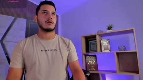 Snapshot of axel_grey_ chatting on April 18, 2026, 12:31 pm axel_grey_ online show from April 18, 2026, 12:31 pm