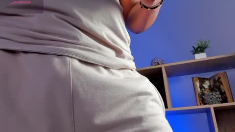 Snapshot of axel_grey_ chatting on April 19, 2026, 12:37 pm axel_grey_ online show from April 19, 2026, 12:37 pm