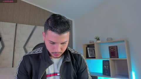 Snapshot of axel_grey_ chatting on April 30, 2026, 12:22 pm axel_grey_ online show from April 30, 2026, 12:22 pm