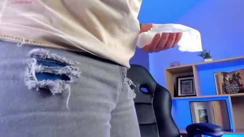 Snapshot of axel_grey_ chatting on May 3, 2026, 12:55 pm axel_grey_ online show from May 3, 2026, 12:55 pm