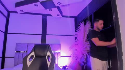 Snapshot of axel_grey_ chatting on June 7, 2026, 5:22 am axel_grey_ online show from June 7, 2026, 5:22 am