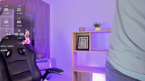 Snapshot of axel_grey_ chatting on June 25, 2026, 12:42 pm axel_grey_ online show from June 25, 2026, 12:42 pm
