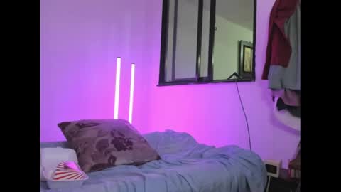axel_hendrick online show from May 22, 2026, 4:41 am