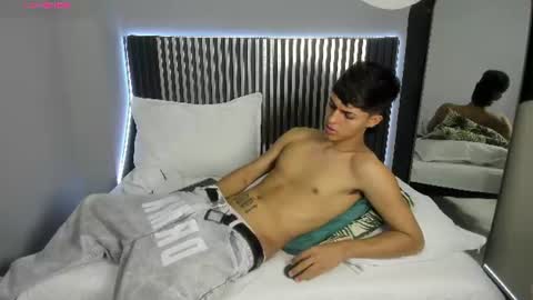 Snapshot of axel_mendoza_ chatting on June 11, 2026, 8:40 pm A X E L online show from June 11, 2026, 8:40 pm