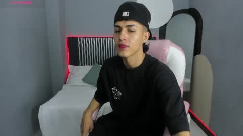 Snapshot of axel_mendoza_ chatting on June 16, 2026, 8:00 pm A X E L online show from June 16, 2026, 8:00 pm