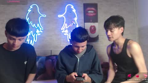 Snapshot of axel_milo_and_kairo chatting on November 28, 2025, 9:39 pm axel_milo_and_kairo online show from November 28, 2025, 9:39 pm