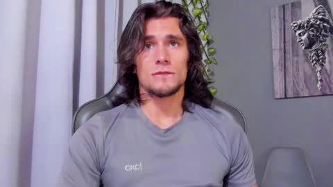 Axel online show from March 4, 2025, 9:43 pm