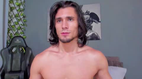 Axel online show from March 7, 2025, 1:20 am