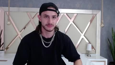 Axel  online show from May 31, 2026, 3:19 pm