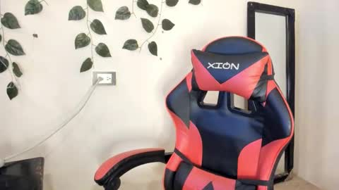 axel_rosse2 online show from November 23, 2025, 9:58 pm