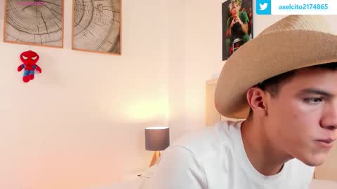 axel slim online show from October 12, 2025, 3:27 am