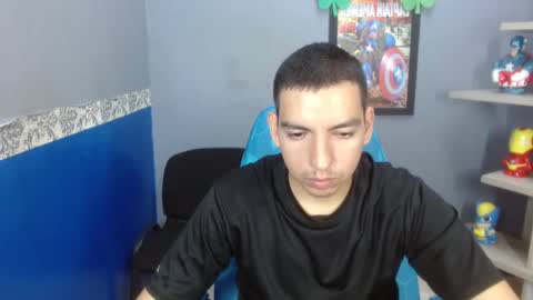 Snapshot of axel_stones_ chatting on November 3, 2025, 2:07 pm axel_stones_ online show from November 3, 2025, 2:07 pm