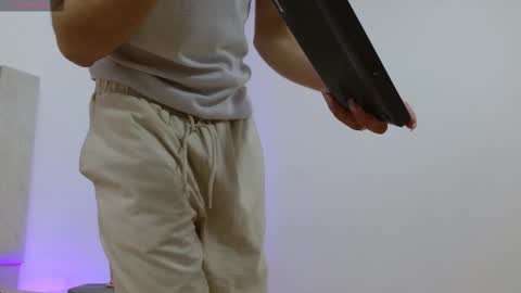 AXEL  online show from November 12, 2025, 11:54 am