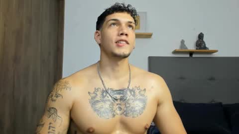 INDEPENDENT MODEL  online show from September 18, 2025, 2:35 am