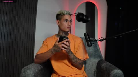 Agustin online show from December 26, 2024, 11:35 pm