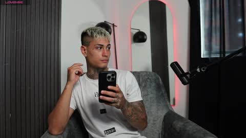 Agustin online show from January 13, 2025, 8:58 pm