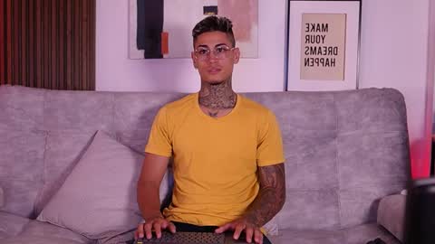 Agustin online show from March 8, 2025, 10:56 pm