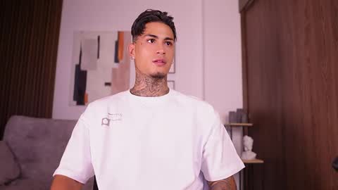 Agustin online show from September 14, 2025, 8:30 pm