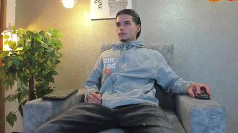 Snapshot of axel_wiliams chatting on January 8, 2026, 11:23 am axel online show from January 8, 2026, 11:23 am