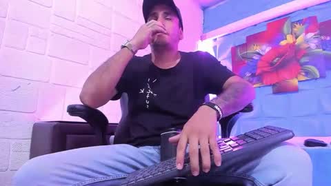 Axell Cross2 online show from October 2, 2025, 12:39 am