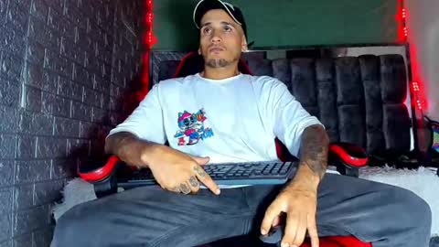 Axell Cross2 online show from April 9, 2026, 2:00 am