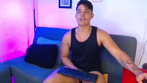 Snapshot of axell_dior chatting on January 17, 2025, 2:50 am axell online show from January 17, 2025, 2:50 am