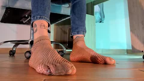 im your little femboy  ALEX   online show from February 16, 2025, 9:05 pm