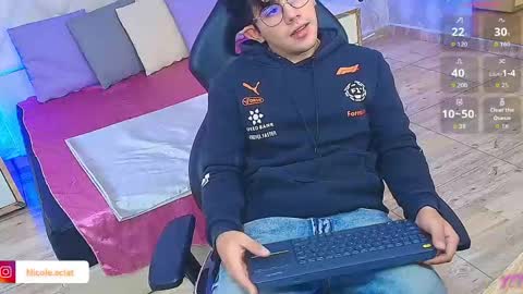 Snapshot of axelnoir_tay chatting on May 23, 2026, 4:33 pm axelnoir_tay online show from May 23, 2026, 4:33 pm