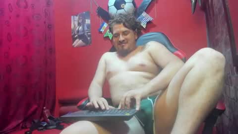 Snapshot of axelrooseks chatting on July 23, 2026, 9:13 pm axelrooseks online show from July 23, 2026, 9:13 pm