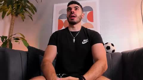 Axel Thompsom online show from November 23, 2025, 11:54 am