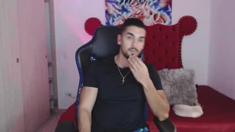 Axel online show from February 2, 2026, 11:47 pm