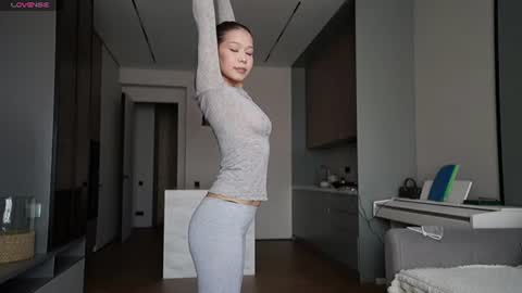 Snapshot of aya__hitakayama chatting on June 17, 2026, 7:00 am Aya online show from June 17, 2026, 7:00 am
