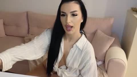 Ayabellle online show from April 15, 2026, 9:37 pm