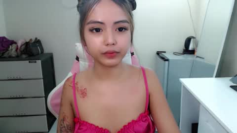 Snapshot of ayalvrs18 chatting on October 2, 2025, 2:57 pm ayalvrs18 online show from October 2, 2025, 2:57 pm