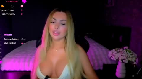  Ayla Demir  online show from April 10, 2026, 9:08 pm