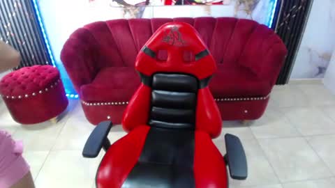 aylanny_m online show from June 16, 2026, 3:47 pm