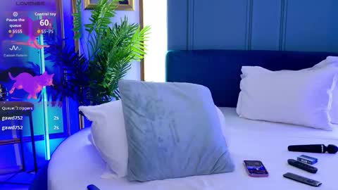 Snapshot of aylapearl_ chatting on October 16, 2025, 6:53 pm Ayla online show from October 16, 2025, 6:53 pm