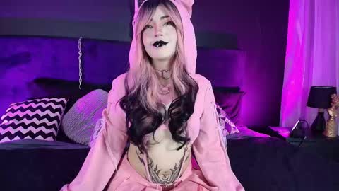 Aylen online show from September 25, 2025, 8:01 pm