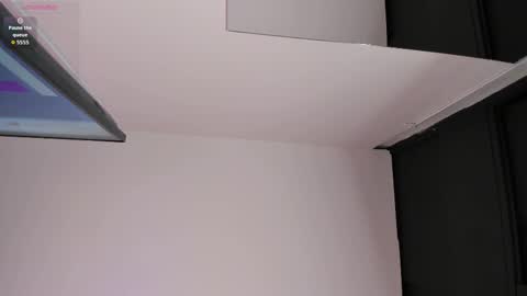 ayllin  online show from September 10, 2025, 7:47 pm