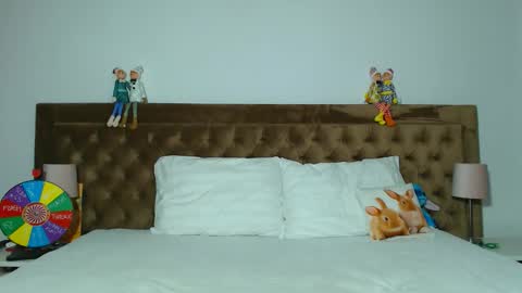 Aylin online show from December 18, 2025, 3:23 am