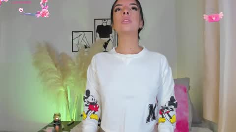 Aylin  online show from September 17, 2025, 11:34 am