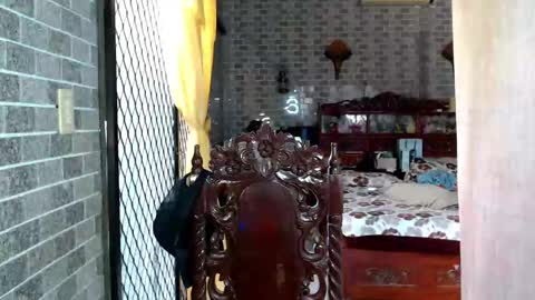 aymkyline online show from November 10, 2025, 1:26 am