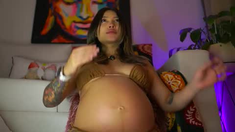 Ayra L online show from November 17, 2025, 1:22 am