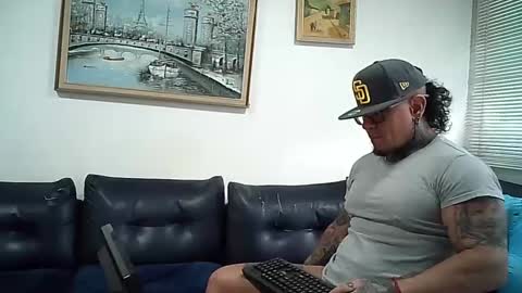 Ayrton naffah2 online show from September 25, 2025, 8:12 pm