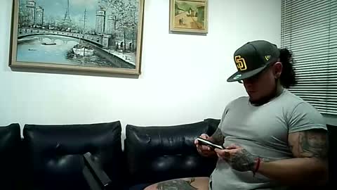 Ayrton naffah2 online show from December 3, 2025, 7:05 am